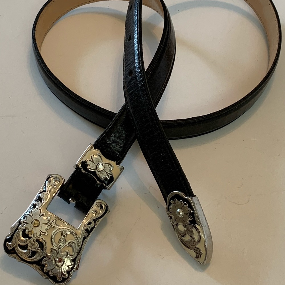 Vintage women’s Western Belt Leather Rock Enamel size  S